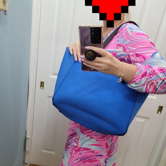 Reversable Colorblock Black and Blue Blue Tote Bag - Picture 6 of 14